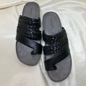 BareTraps sandals black size 8